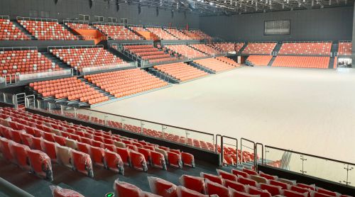 場館座椅的“骨骼”之謎：吹塑 vs 注塑，為何征途座椅選擇氣輔注塑？?